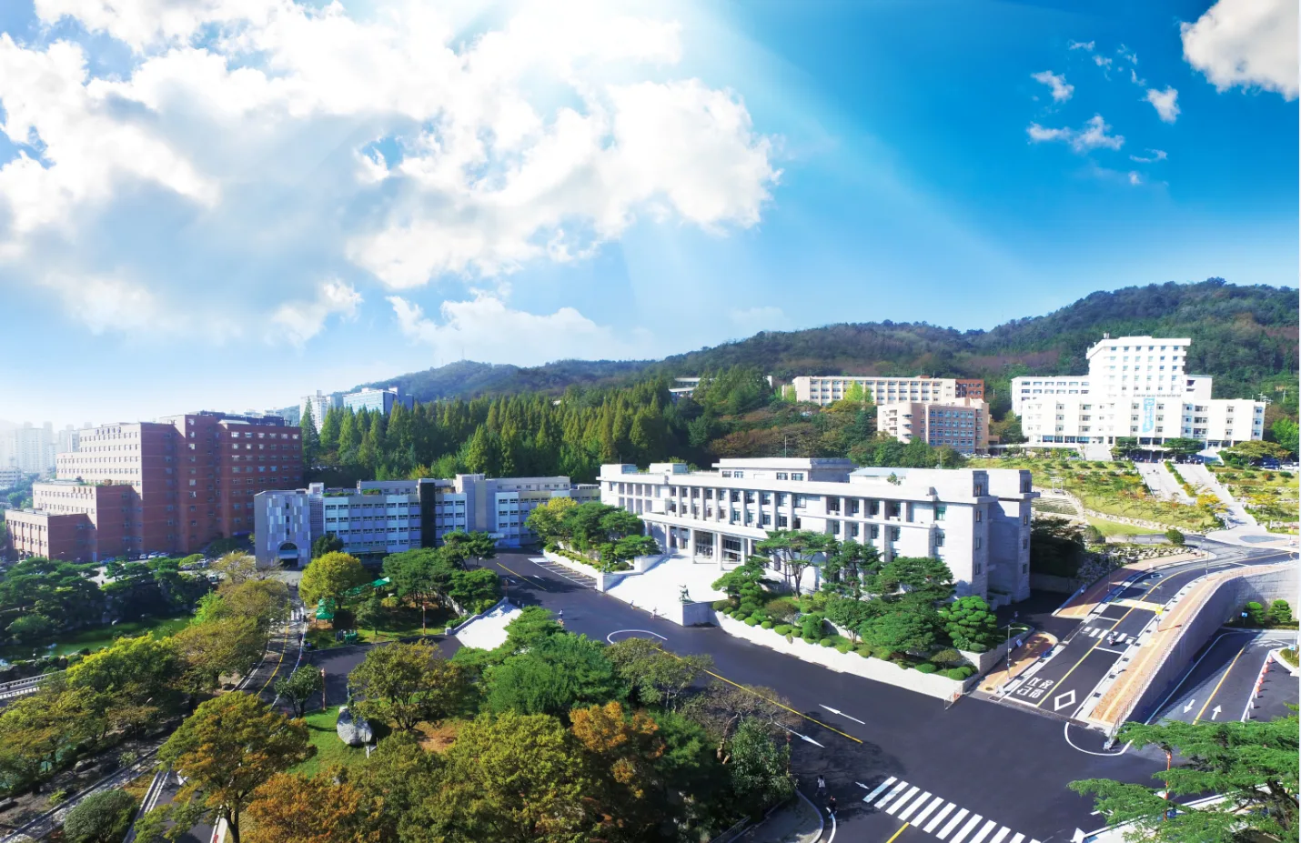 庆南大学建筑全景